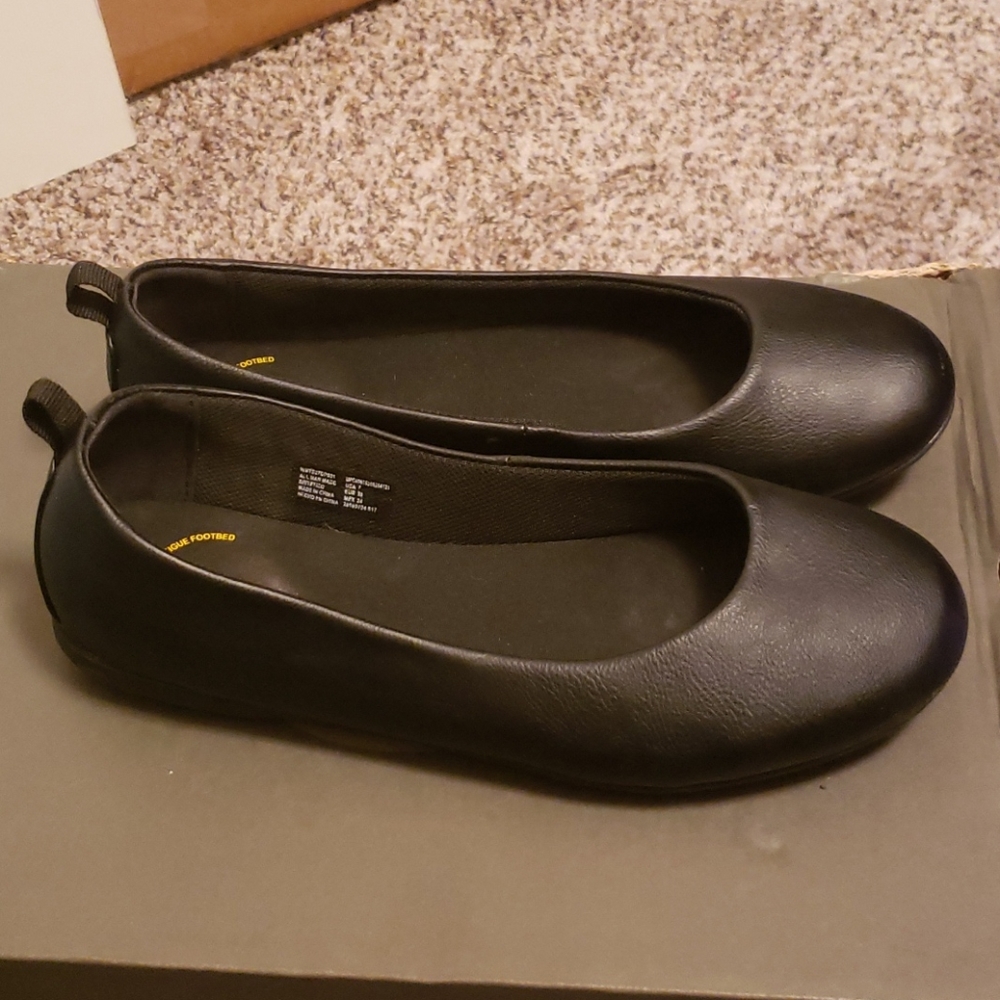 Treadsafe slip resistant shoes